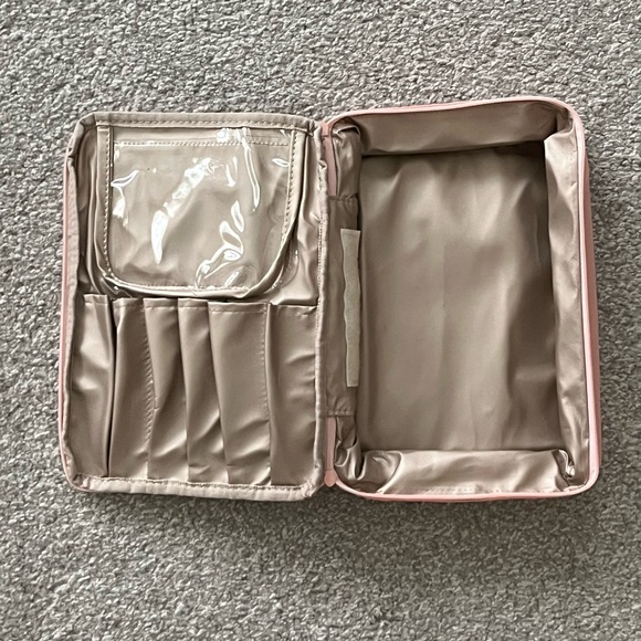 NWOT Travel Bundle. Face Bag for Makeup and Travel Bottle Kit - Picture 7 of 16